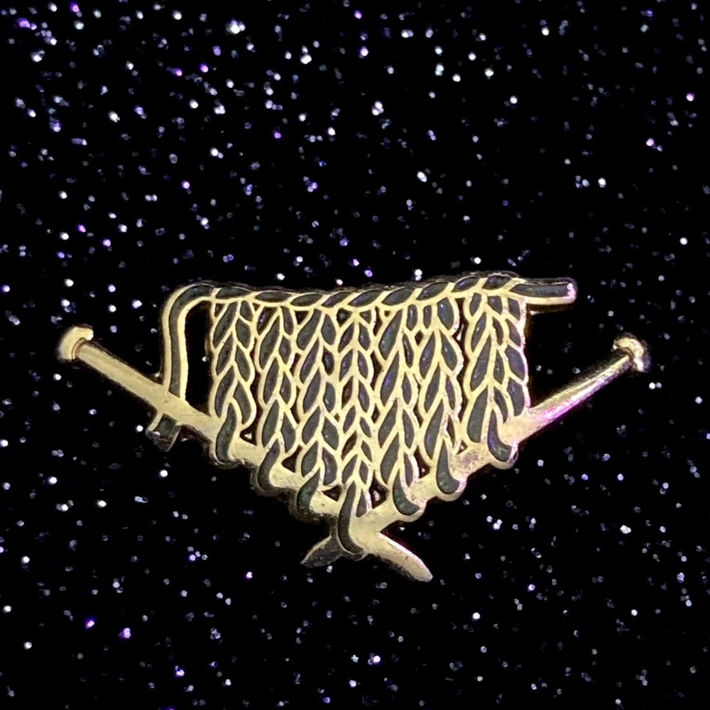 Rare Vintage Knitting Needles Lapel Pin - Picture 3 of 5